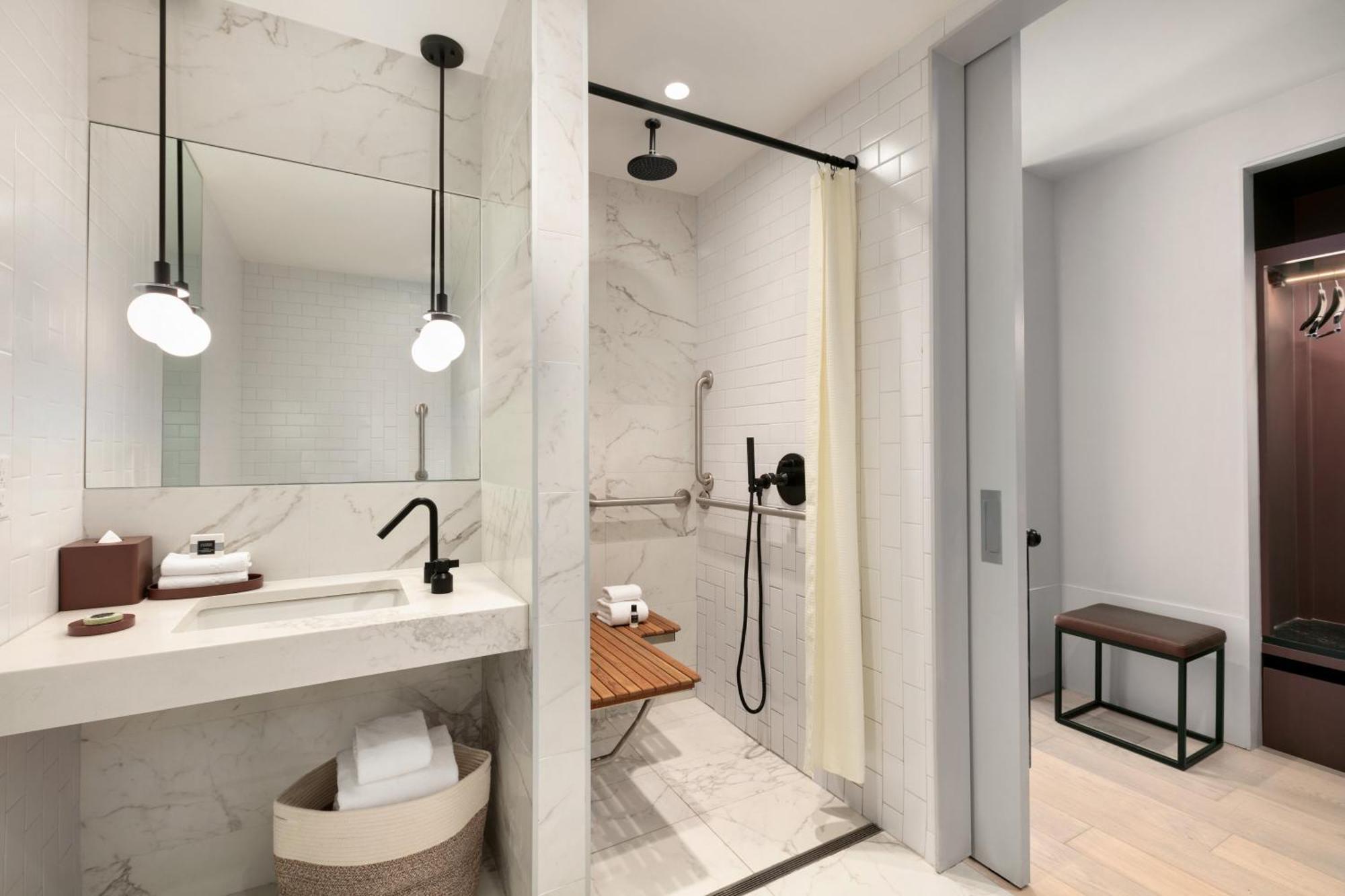 King Room Hearing Accessible Roll Shower,1743214369:JPEG