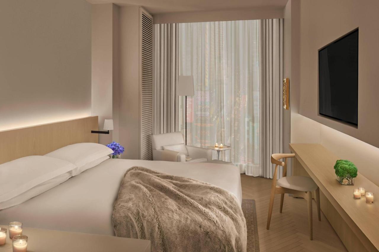 Superior King Room Times Square View