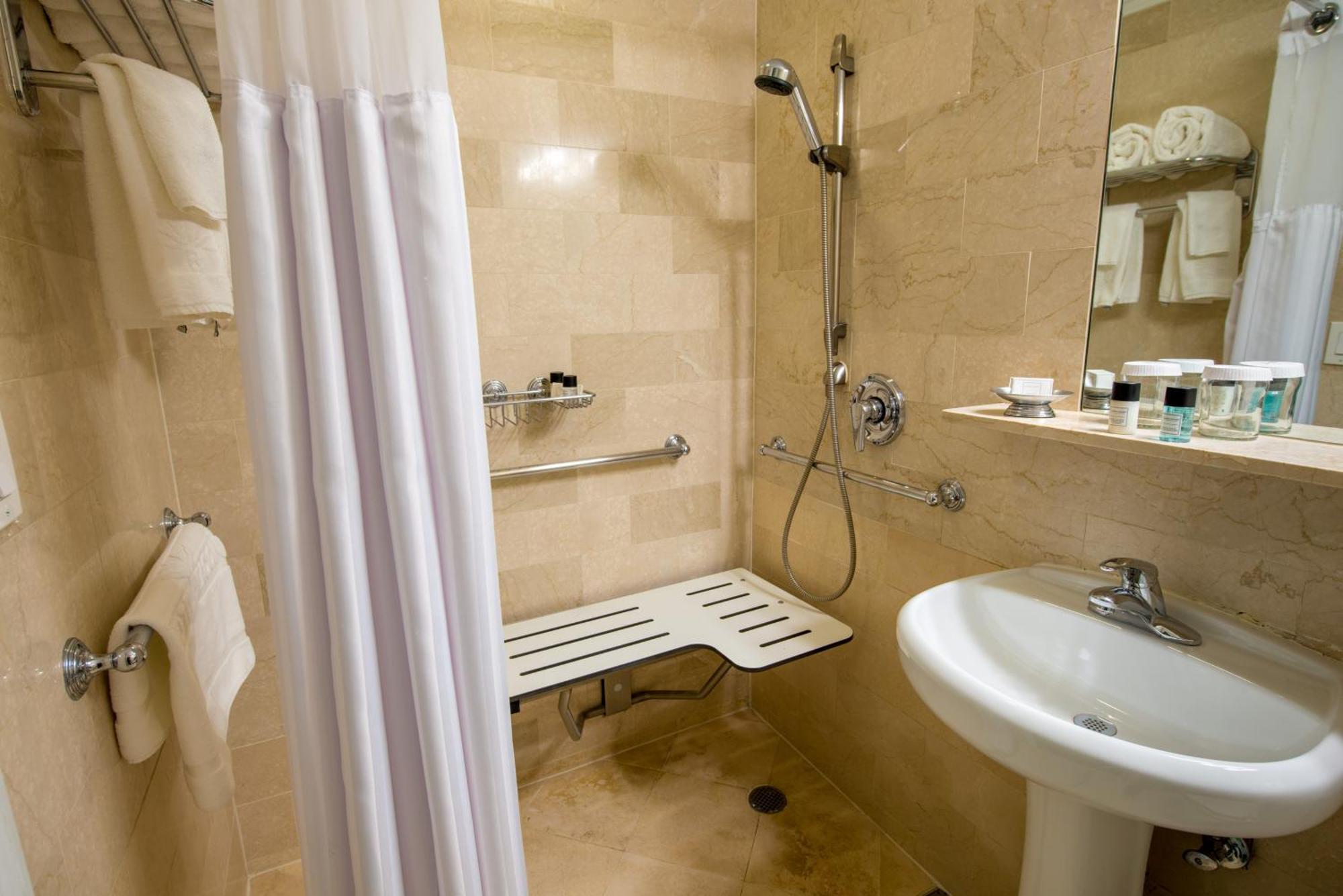 One-Bedroom King Suite,1214109187:JPEG